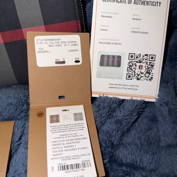 NWT Burberry Navy and Gray Checkered Zippy Wallet - Picture 2 of 12